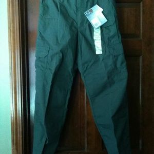 5.11 mens tactical pants 30x30 green NWT
